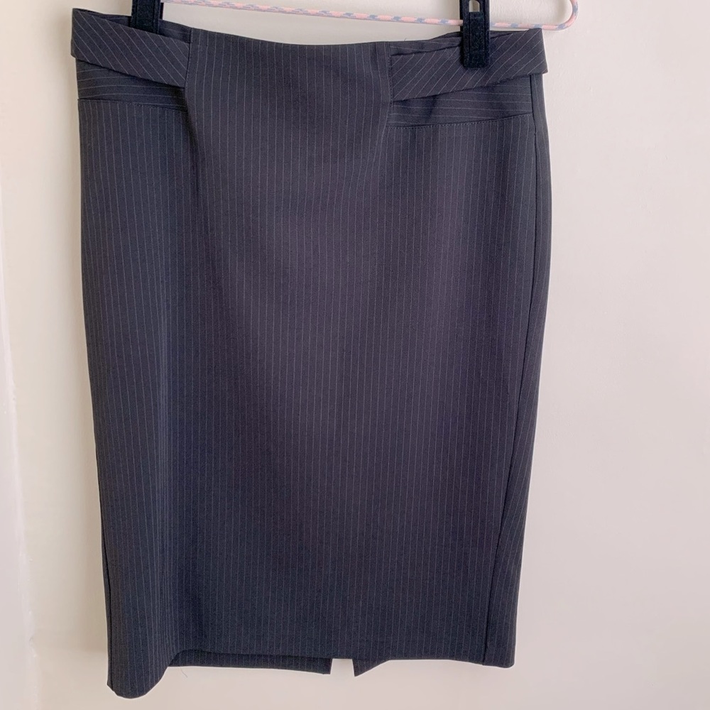 United Colors of Benetton Classic Pin Stripe Skirt Black Sz 10